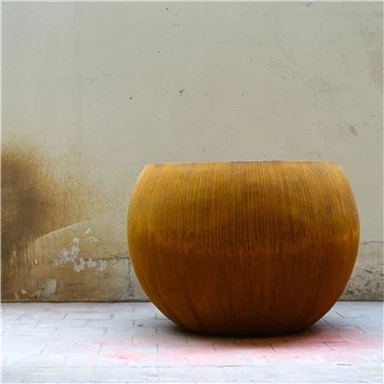 Rustne Metal Ornament Planter