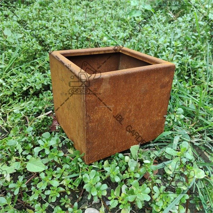 Veradek Tall Planter