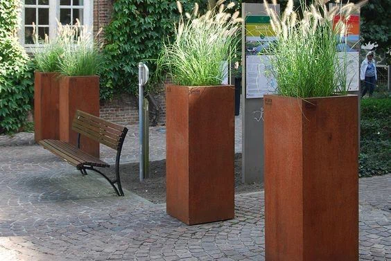 Iron Flowerpots